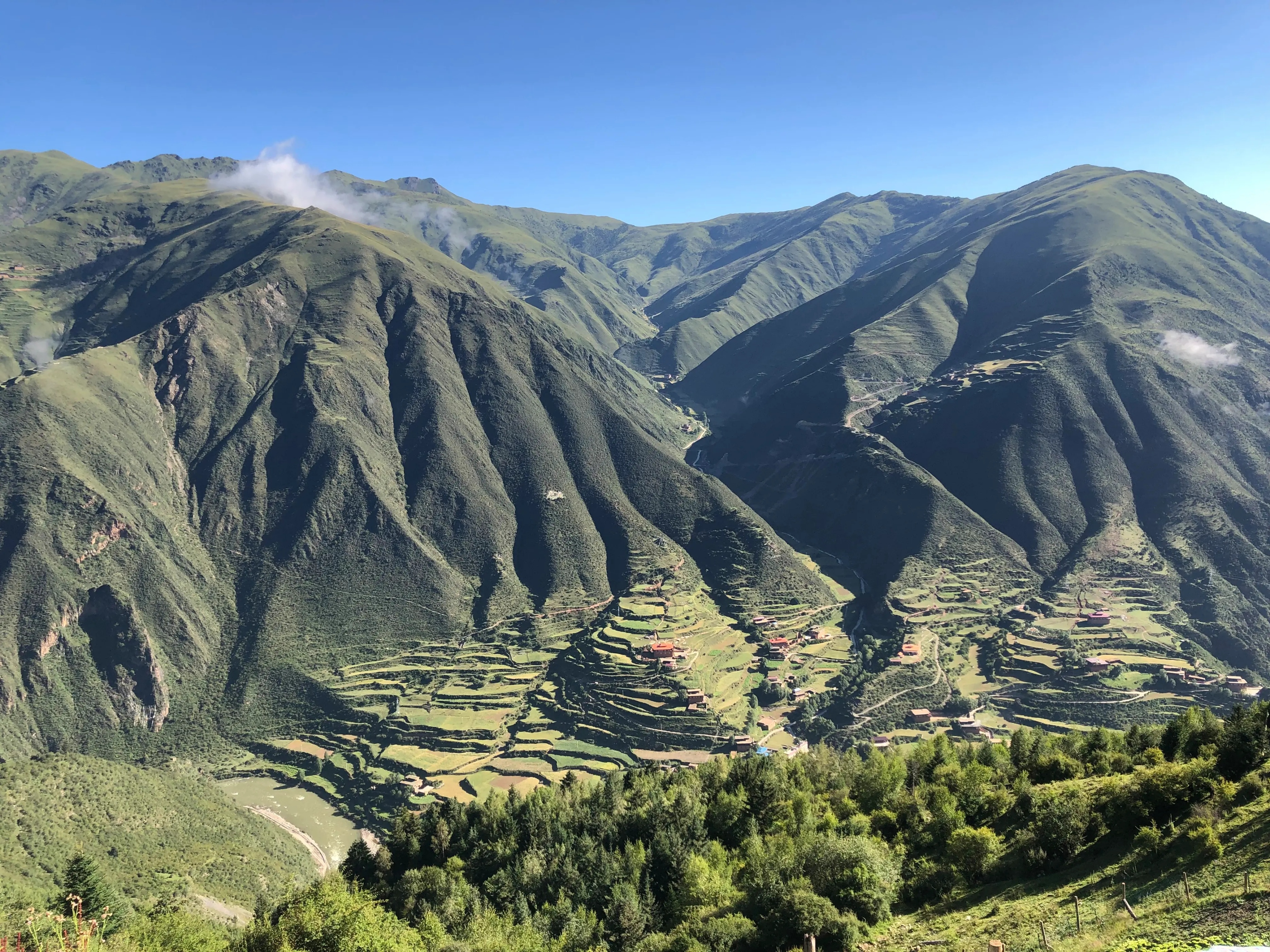 四川白玉县热加寺——莲师用普巴杵打出来的圣迹,加持力远近闻名