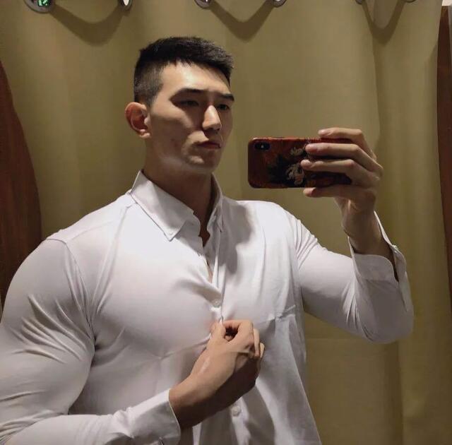 上海健身猛男,因为身材魁梧遭到嫌弃,强壮的男人找不到对象吗?