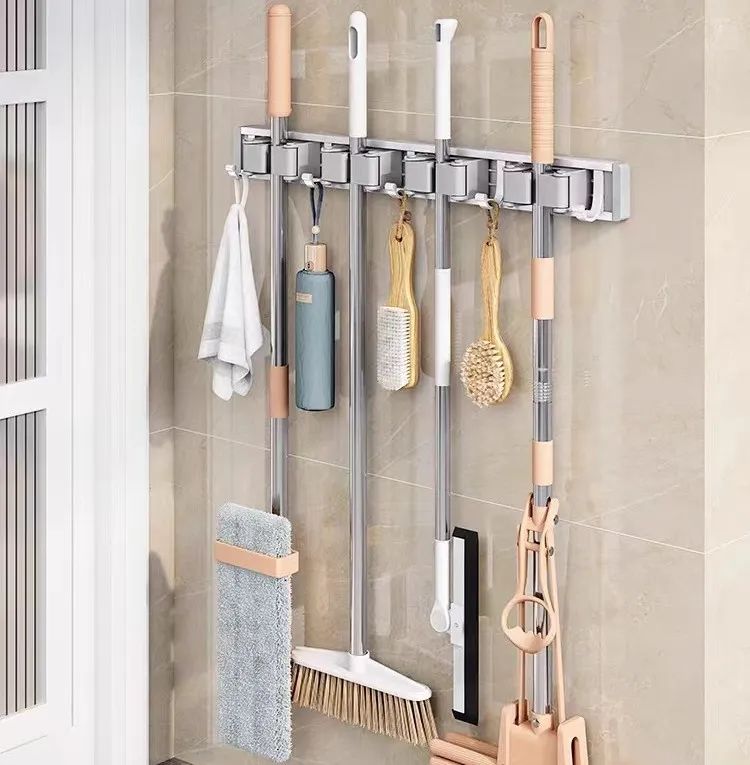 扫把的摆放位置不仅会影响家里的卫生和美观,还可能会给我们带来一些