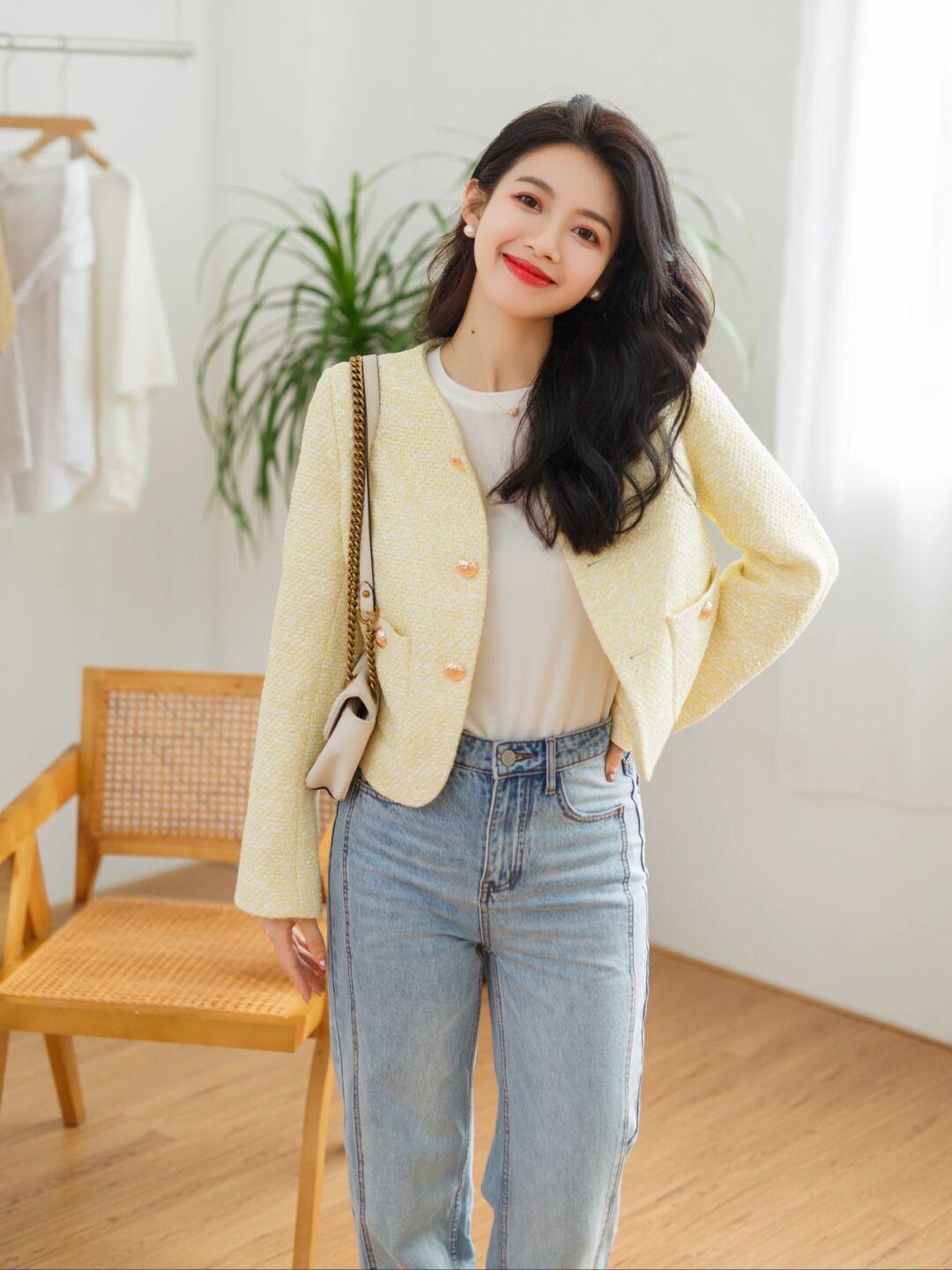 秋天也要精致时髦一些,小香风外套穿搭,演绎温柔甜美的高级魅力