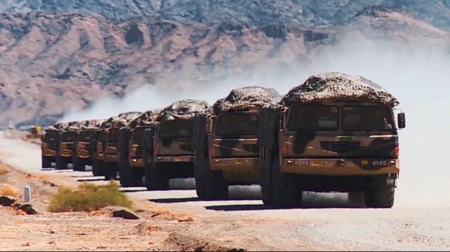 中国火箭军导弹车拥有多高路权,战时和非战时有何不同?