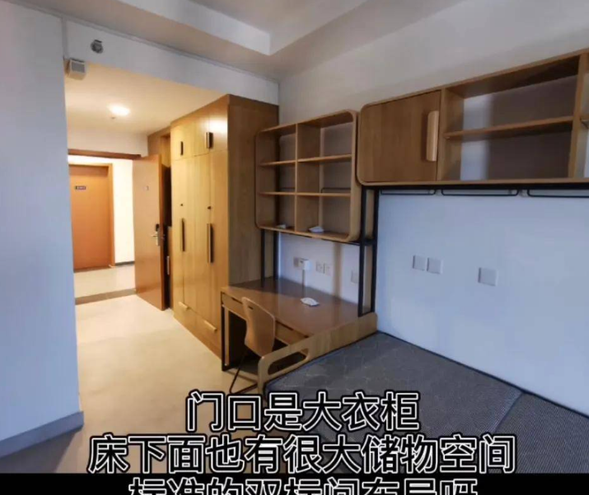 全国"简陋"大学宿舍排名,上学犹如荒岛求生,看图二学生破防了
