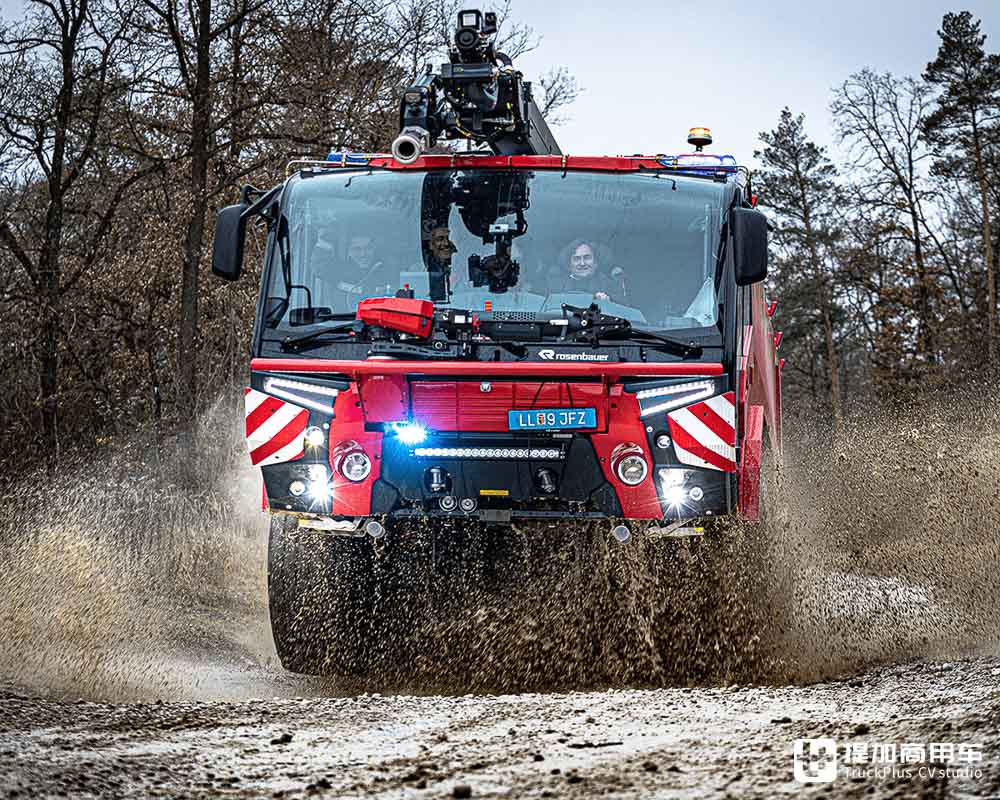 車身變窄但性能不減,窄體版盧森寶亞美洲豹6x6 s機場消防車實拍