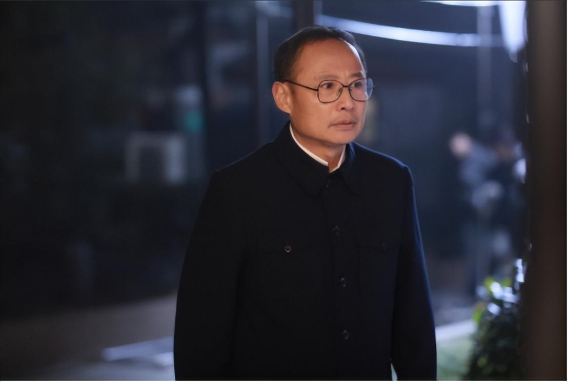 奚美娟儿子奚男:出生就被父亲抛弃,与母亲相依为命27年,现状如何