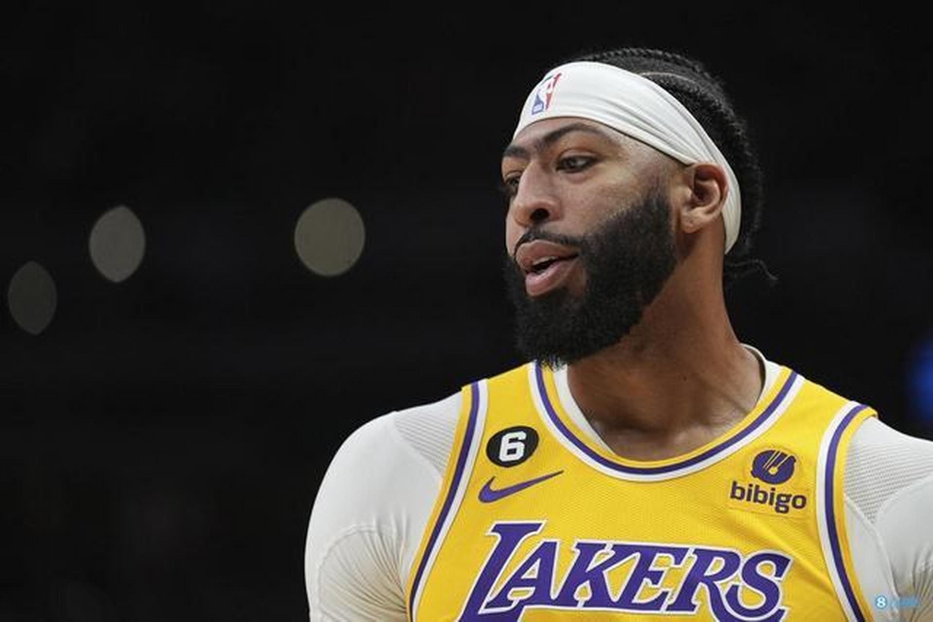 里夫斯:浓眉是技术仅次于lbj的球员 他的防守没得到足