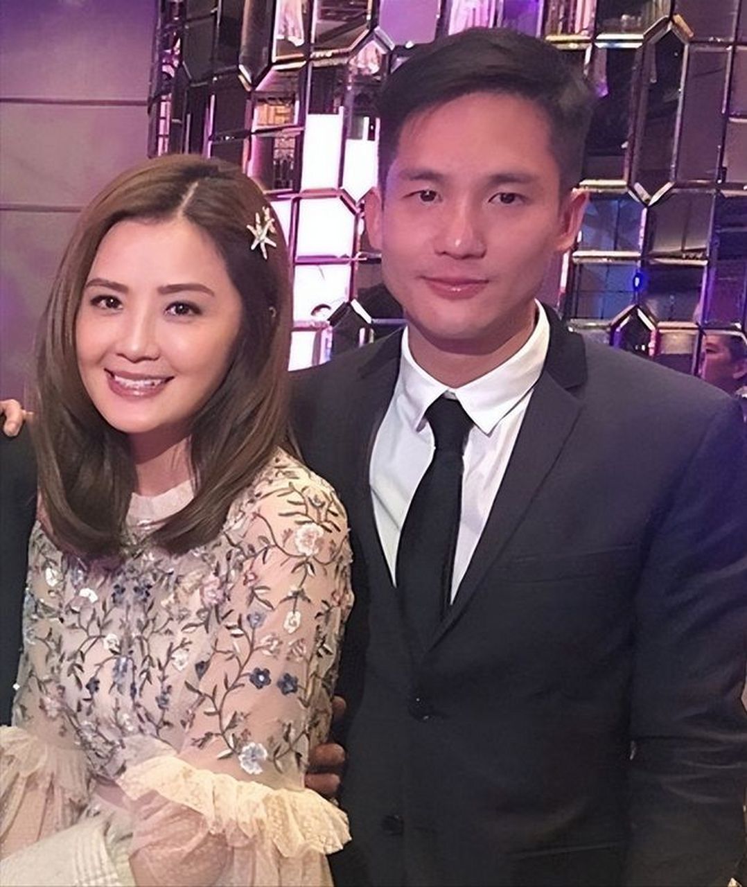 蔡卓妍承认与石恒聪分手# #蔡卓妍石恒聪分手# 今日港媒爆蔡卓妍与百