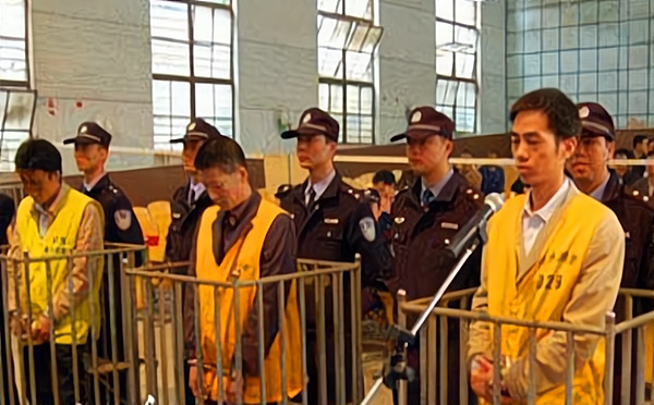 回顾深圳特大抢劫案:10男6女犯罪团伙,利用美色引诱,连害17人