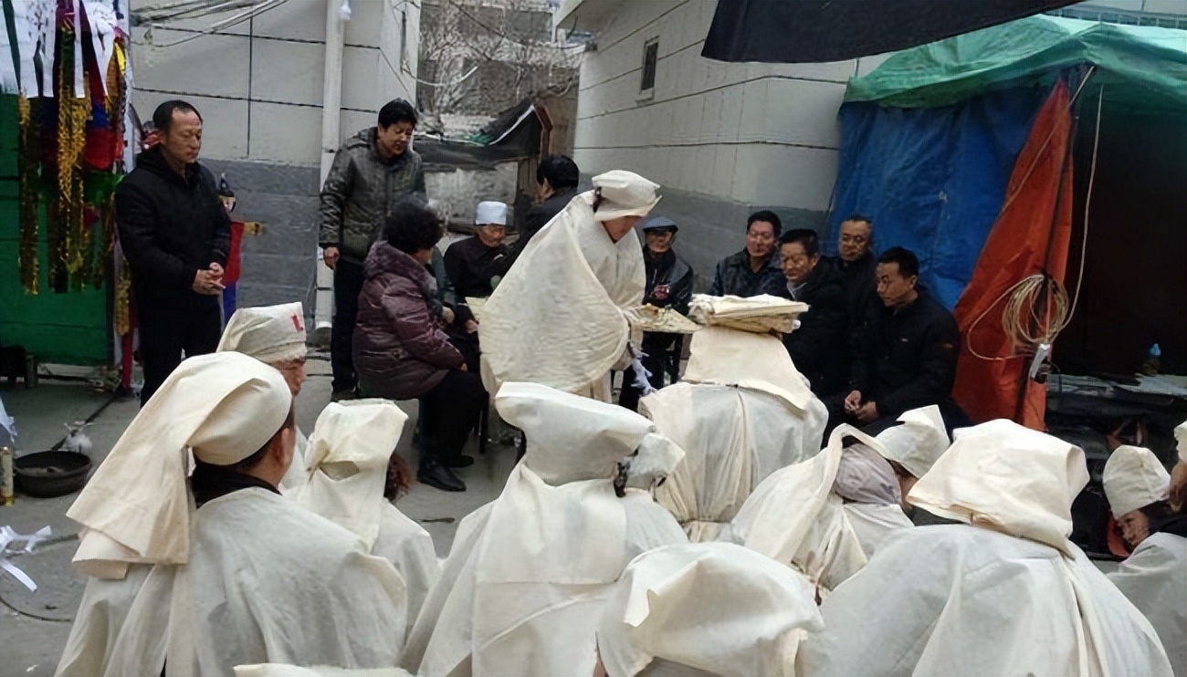 农村办丧,还有这3种"荒诞怪象"?老农抱怨:政府快出手整治!
