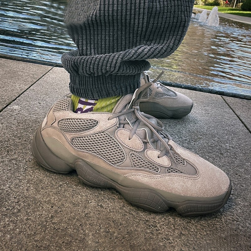 yeezy500石頭開箱測評 yeezy500石頭上腳怎麼樣