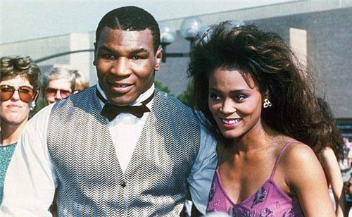 泰森出价1万美金,扬言与500斤银背大猩猩单挑:看我打烂它的鼻子