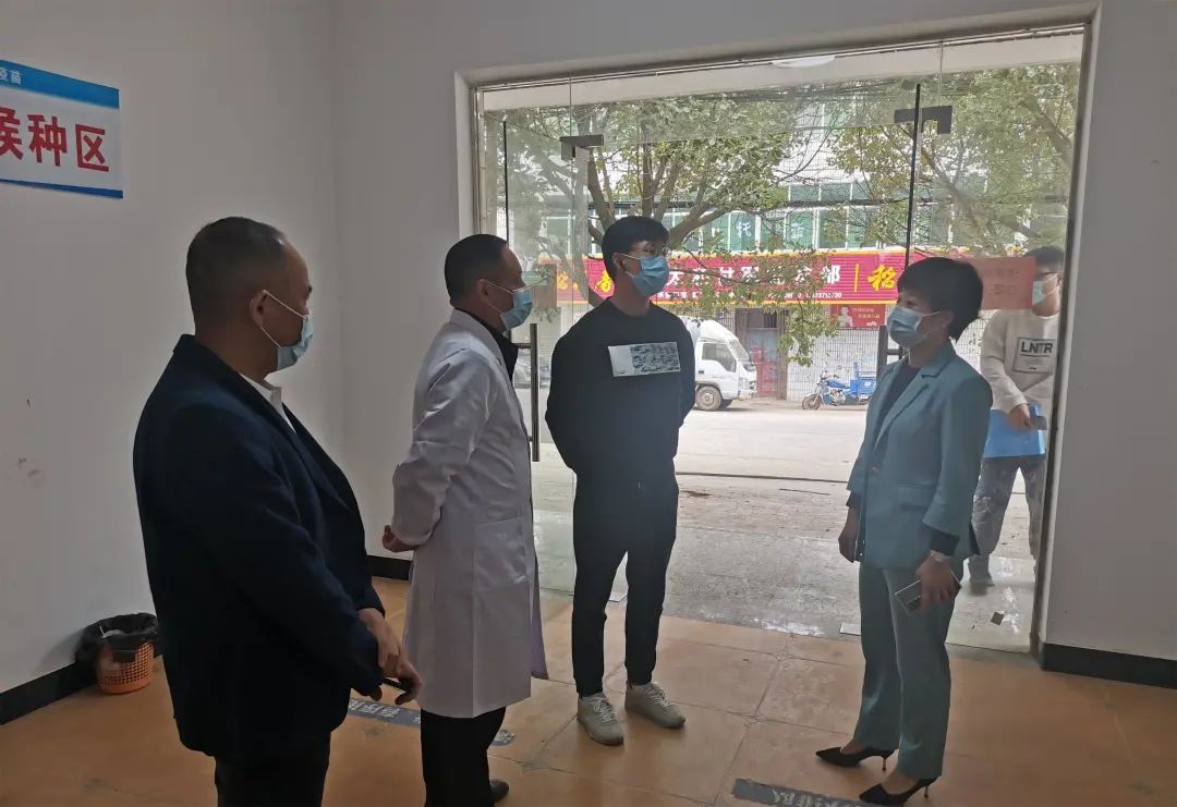 南丰法院院长王芳深入挂点乡镇,社区督导检查疫情防控工作