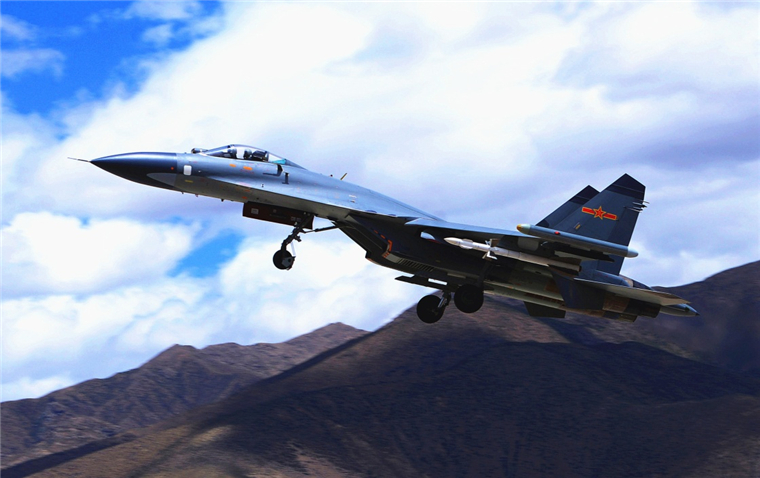 中国歼六大战印度苏7,印度战机明明更先进,为何会成为手下败将