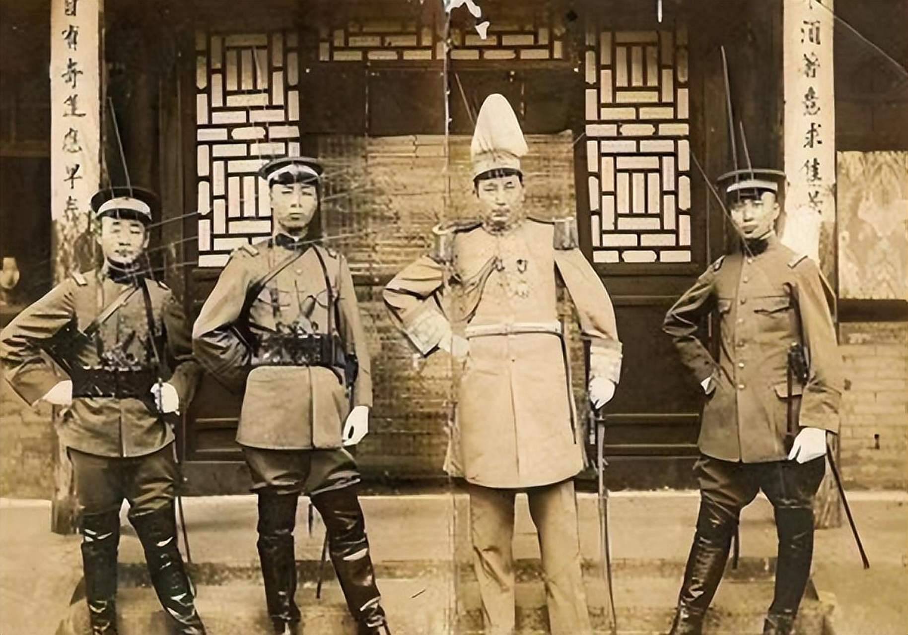 在民国时期,四川军阀们在各自的防区内普遍存在着横征暴敛,巧取豪夺的