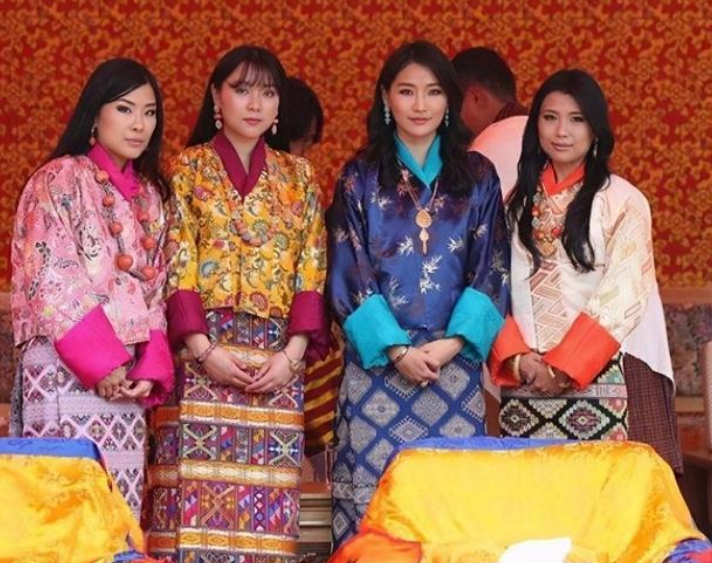62岁不丹王母气质不凡,生于不丹首富之家,4姐妹全都嫁给国王