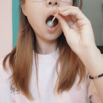 宝贝的零食能帮忙锻炼舌部肌肉