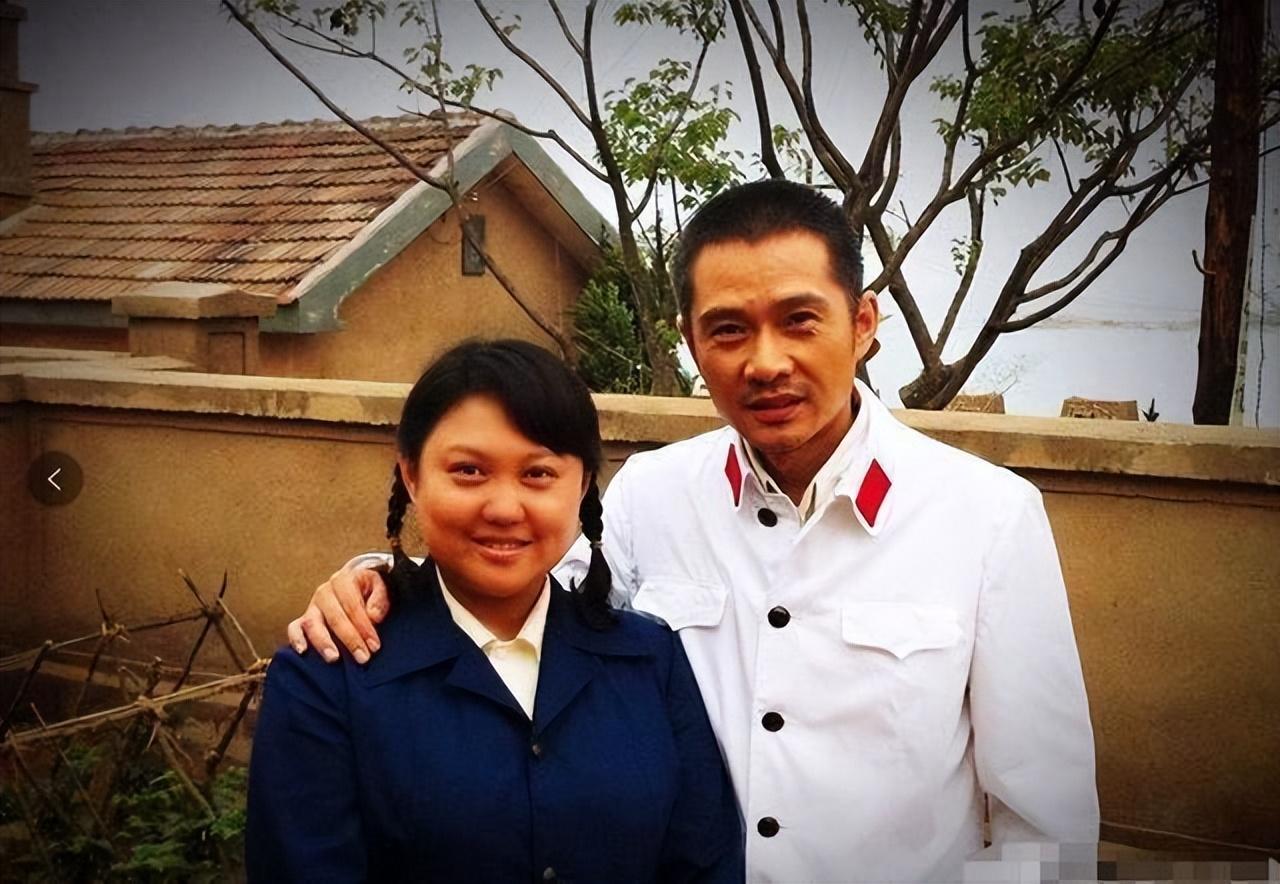 52岁"消失"娱乐圈的任帅,为何非娶妻子小红不可?