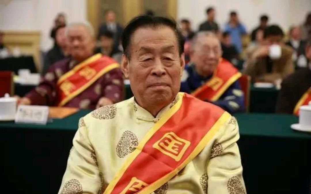 国医大师石学敏,被人称为"鬼手神针",坚持针药并用,收获美誉