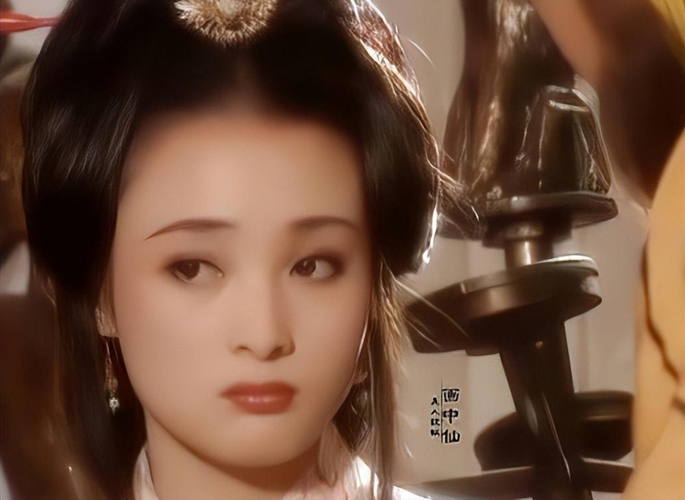 七,蒋勤勤:明明是带着婴儿肥的脸,却美得动人心魄