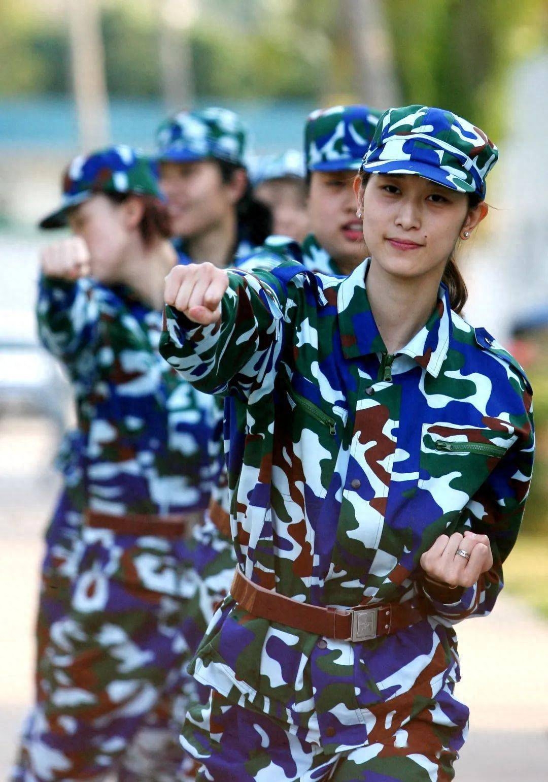 回顾女篮美女隋菲菲:坐拥大校军衔,曾和王治郅传绯闻,现状如何