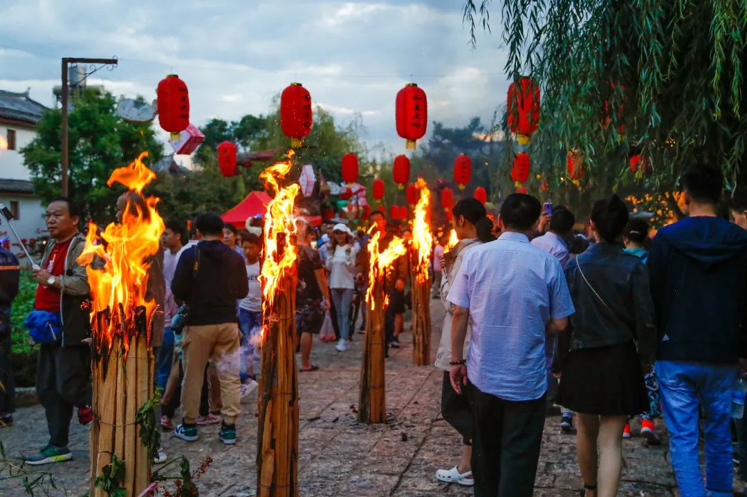 纳西族的传统节日风俗图片