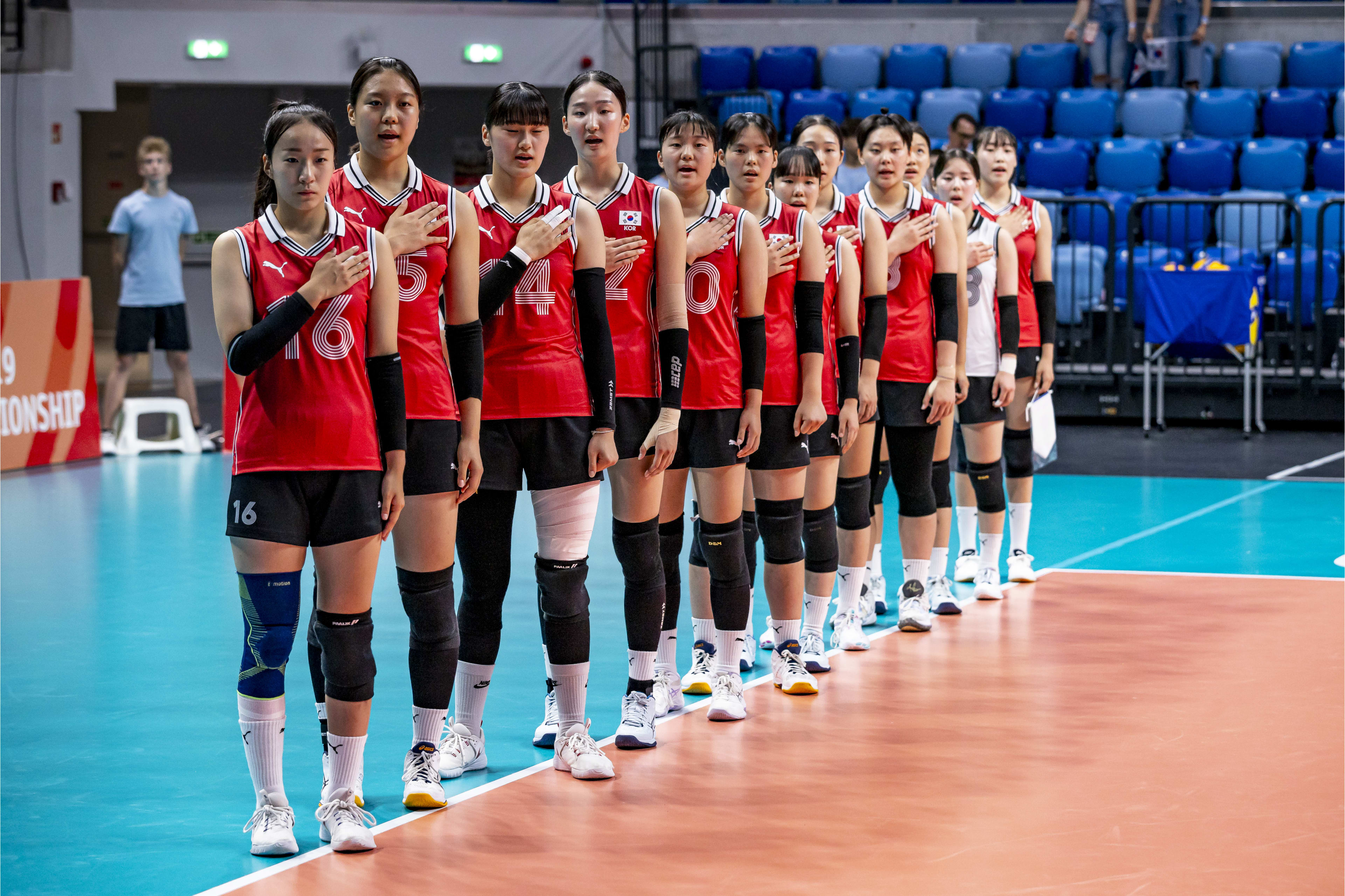 高佳琪发球独得8分中国u19女排31逆转韩国将再战阿根廷