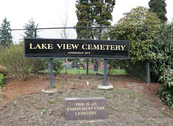 美国西雅图湖景墓地图片
