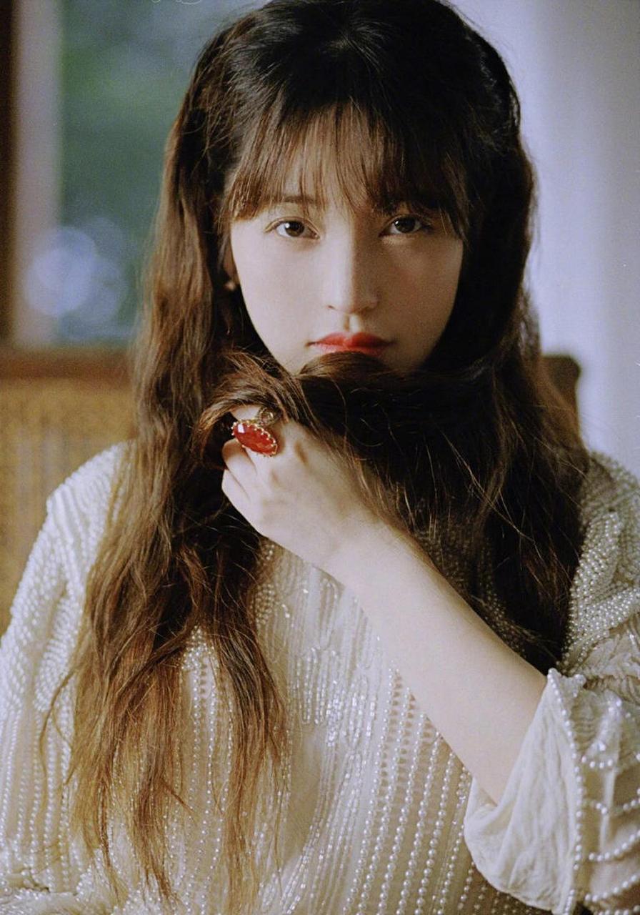 金莎那么漂亮只是最近好像在选择男友上有点犯花痴了,快40岁的女的