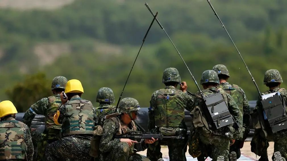 台湾省只有2300万人,为何能动员200万人参军?