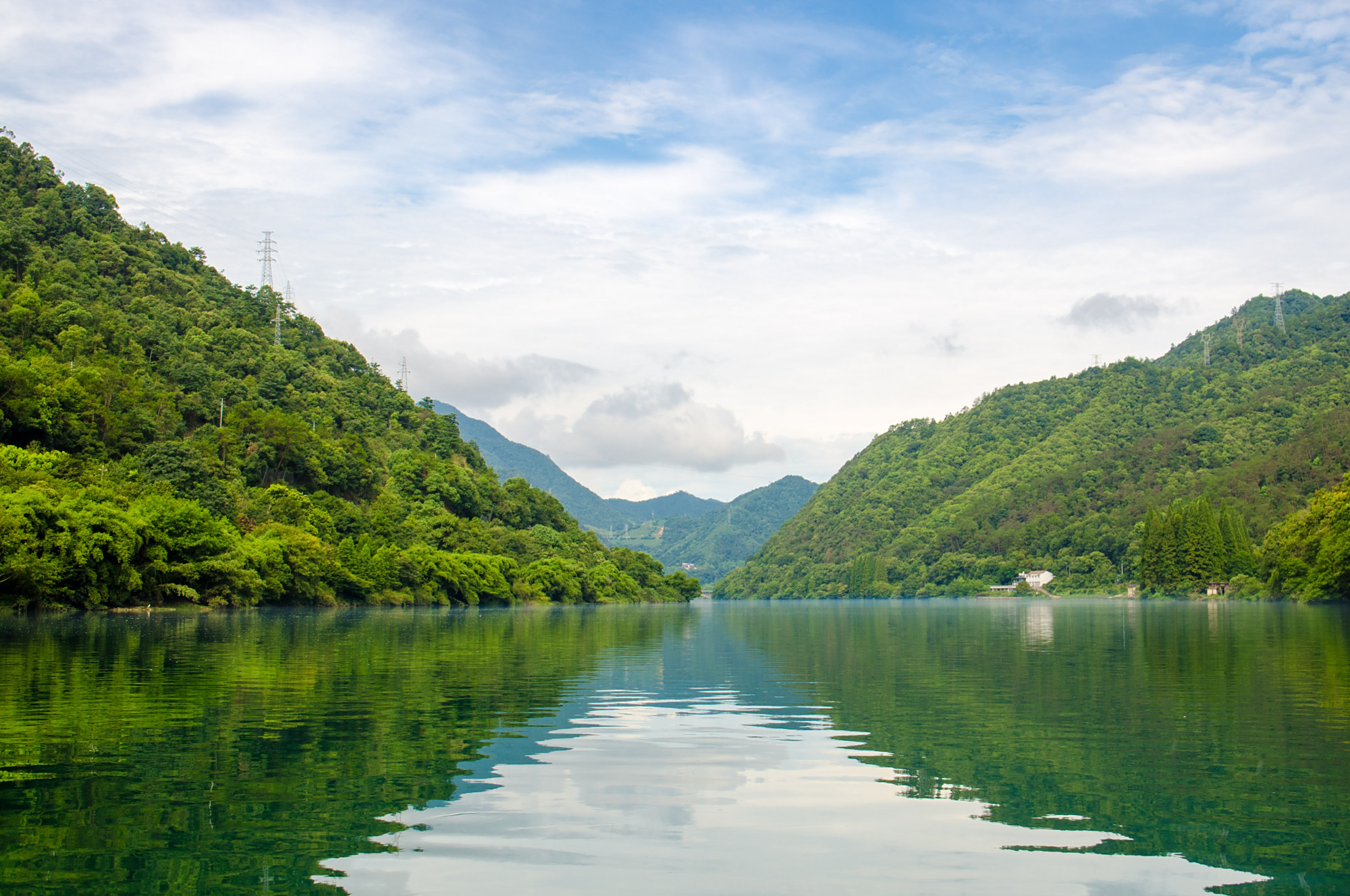 有"奇山异水,天下独绝"之称的河流,水利资源丰富