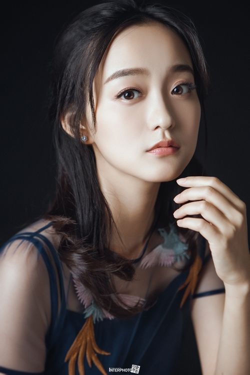 8位重庆籍女星,个个肤白貌美,一颦一笑堪称绝色