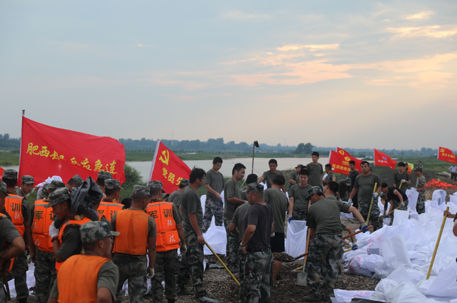 安徽省合肥警备区抗洪抢险行动纪实