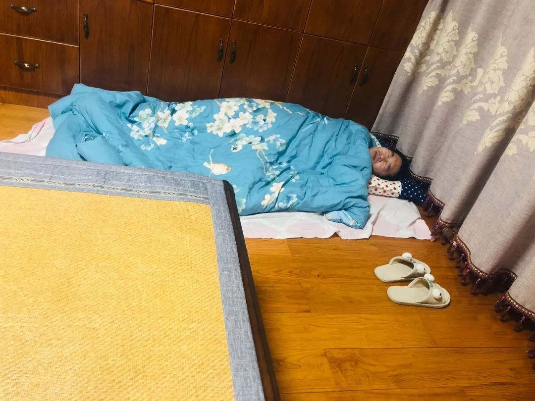 96年男子把5个朋友砌成水泥台,逃跑中娶2个老婆,22年后被判死刑