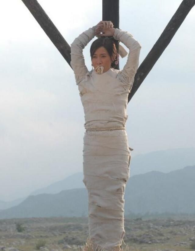 酷刑"点天灯"有多可怕?董卓是第一位受刑人,有一女子也经历过