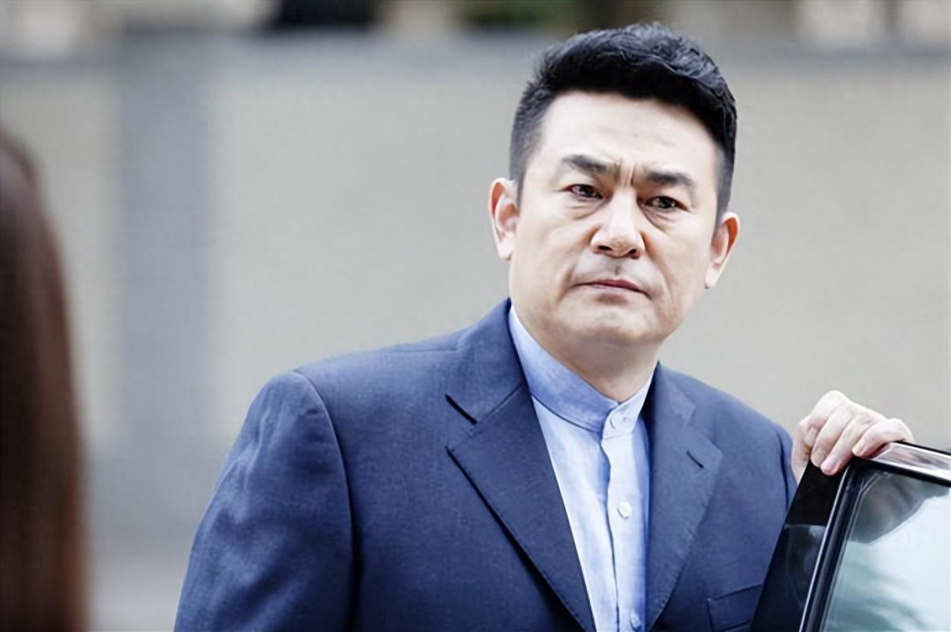 回顾李洪涛曾是铁路工人和妻子恩爱30年2个嗜好让妻子苦恼