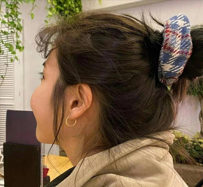 iu肉嘟嘟的脸太可爱了吧,好想捏一下