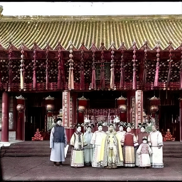 色彩还原的历史瞬间:高清上色老照片中的慈禧 自诩宫中最美女人