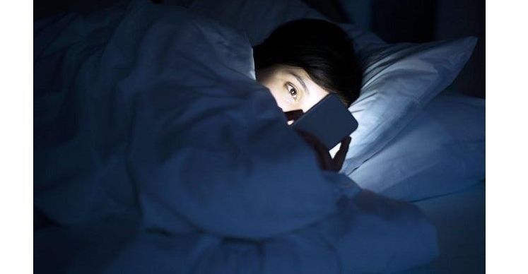 你有睡前手机依赖症吗?