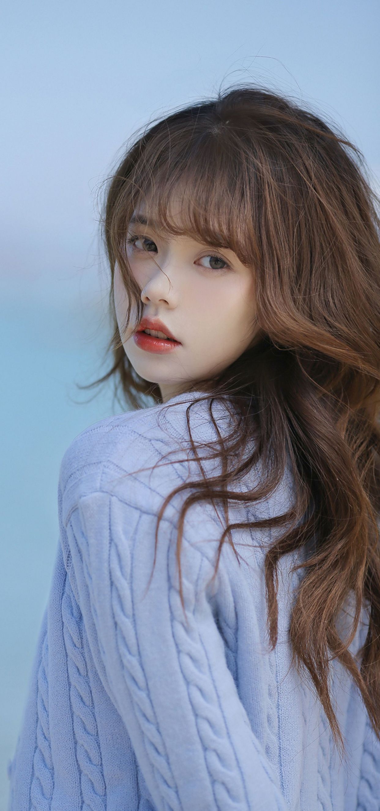 纯欲风美女手机壁纸:夭桃繁李一时同,分红间白汀州晚