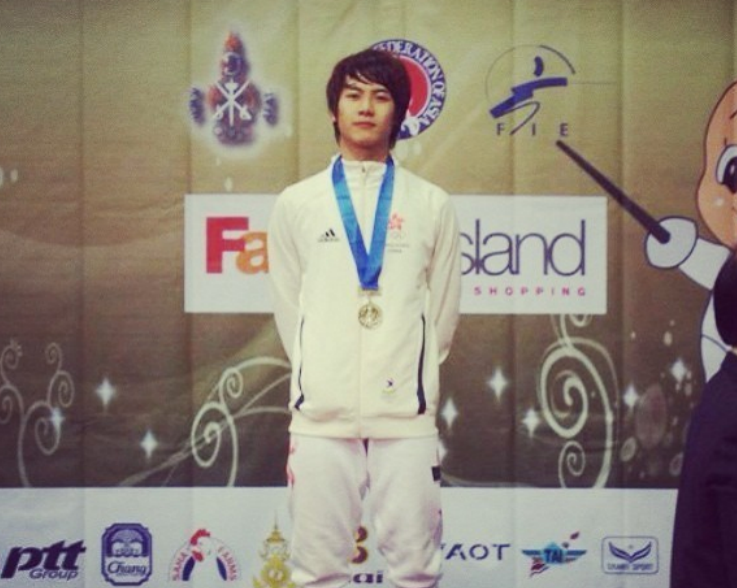 王嘉尔曾经是击剑运动员,就算不是偶像也会是令人尊敬的运动员