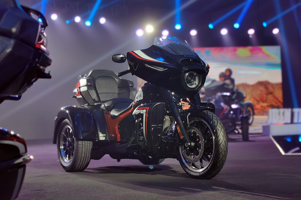 国产2000cc超大排摩托登场!x-wedge新威骑品牌发布