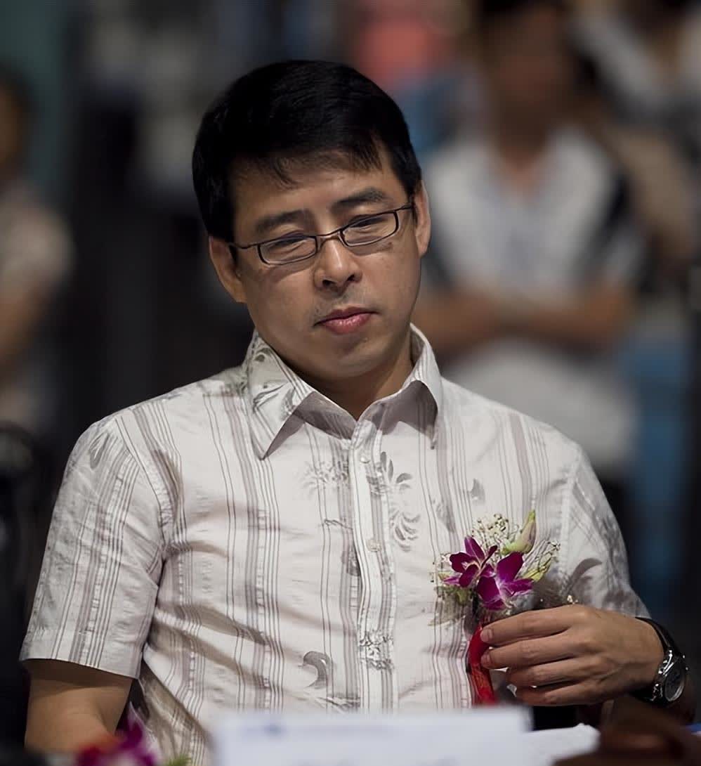 54岁的阿丘,改变了自己的命运,他那一蹶不振的名声也无法挽回