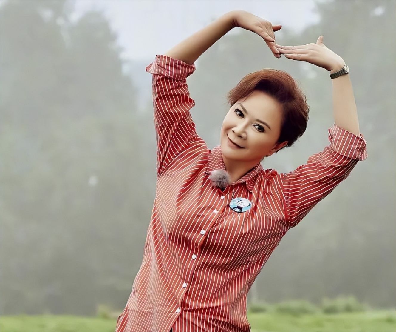 蔡明儿子丁丁:36岁仍未婚无子女,是蔡明的骄傲也是她的心病