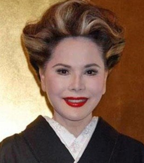 "硬核女强人"黛薇:从艺女到印尼国母,把一手烂牌打得风生水起