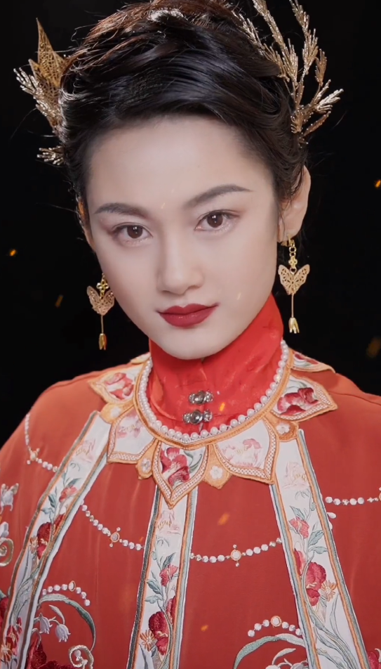 精通神级"易容术"的网红,无敌璟儿百变明星脸,bobo化妆如换头