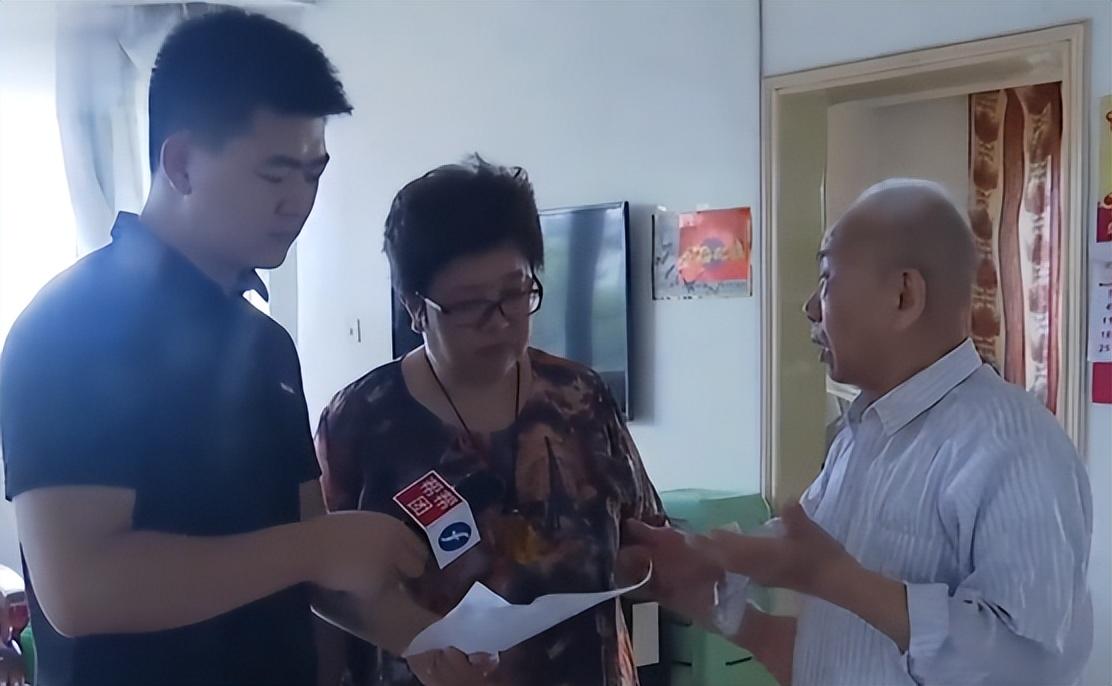 回顾93岁老人因说错一句话被孙子打得鼻青脸肿要这后代有何用