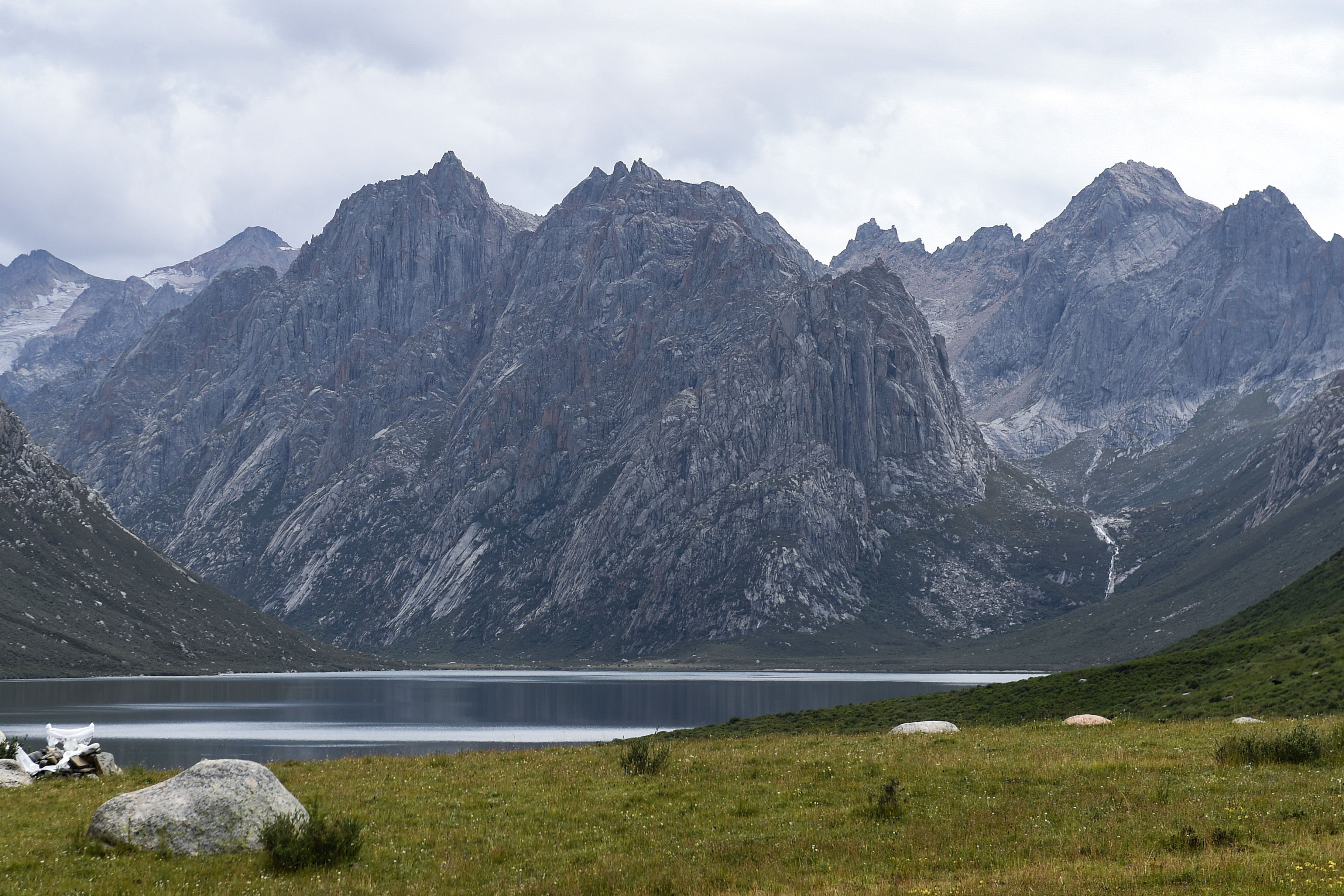 三江源地区年保玉则国家地质公园生态向好(2)