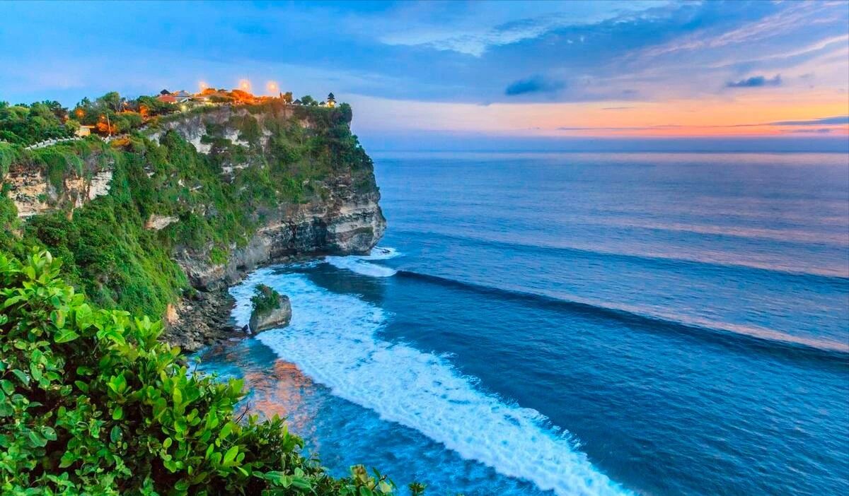 吸引人们前来的,主要还是这里的风景,巴厘岛是典型的热带海岛型气候