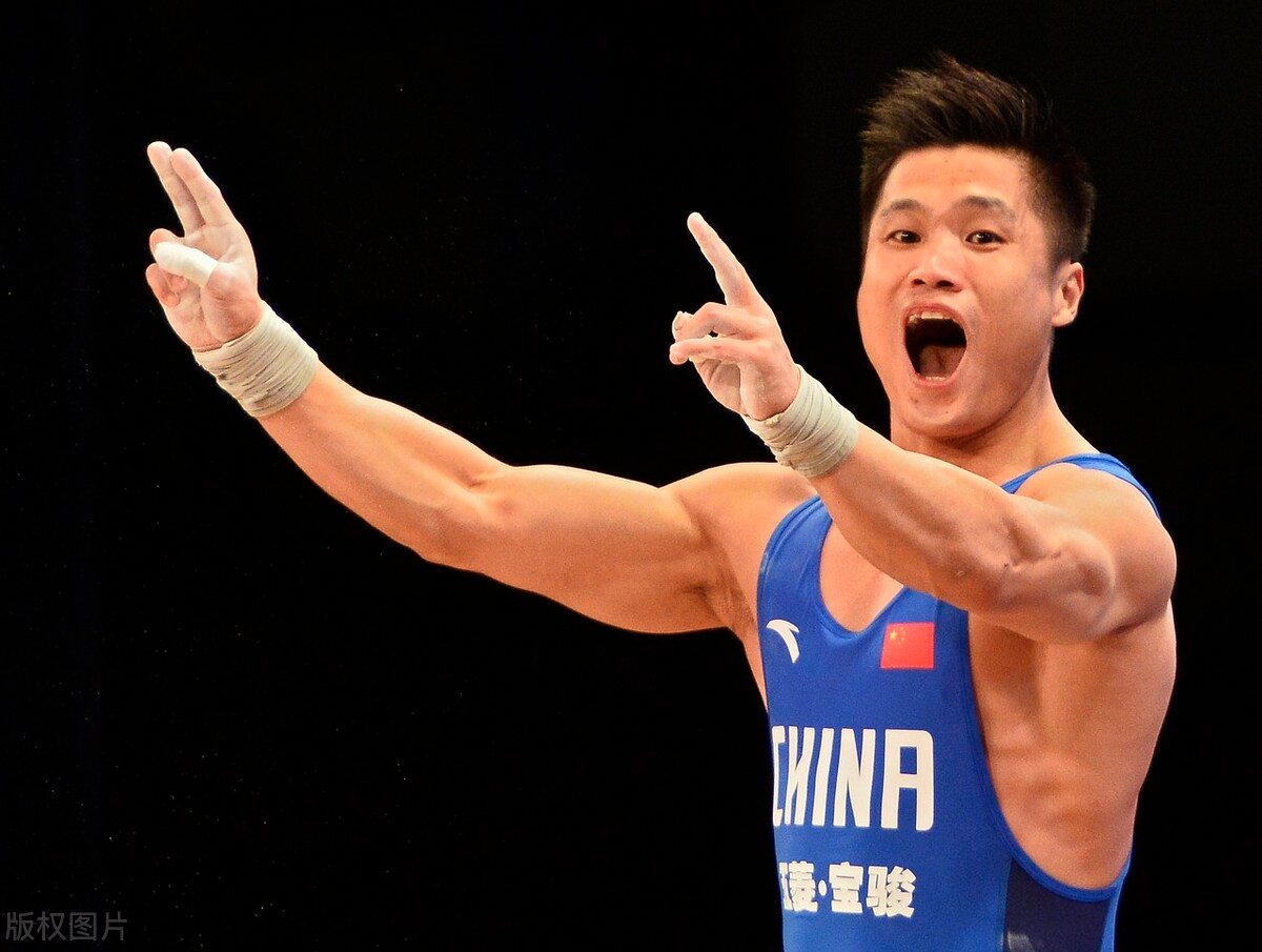 太精彩了!男子81公斤级举重,吕小军夺冠,背后故事有如拍电视剧