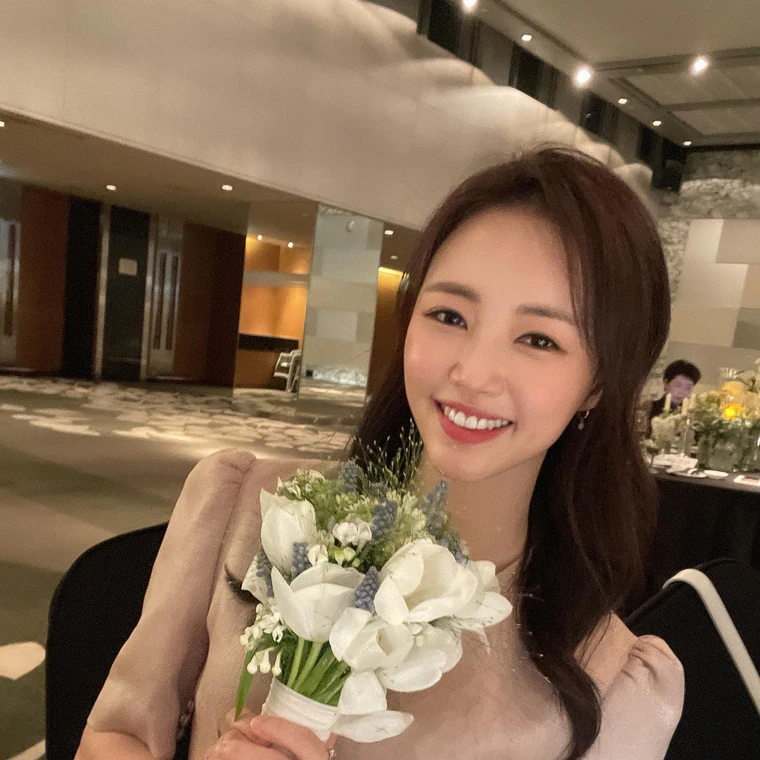 双喜临门,神话andy官宣结婚后喜迎生日,小9岁未婚妻身份遭扒