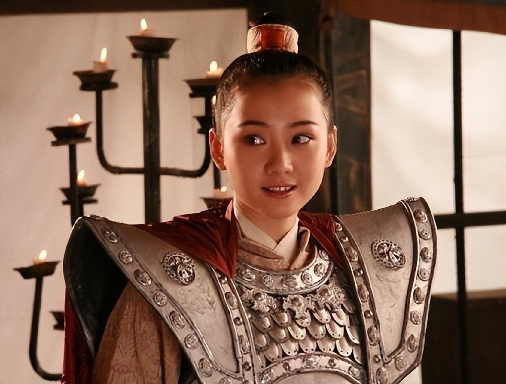 纣王和伯邑考因背景被封神,而龙吉公主虽有显赫背景和战功,但因昊天